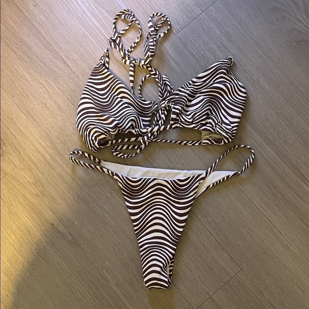 garage bikini set